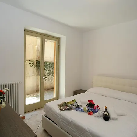 Gittana Sleeps 4 Pool Apartment Perledo